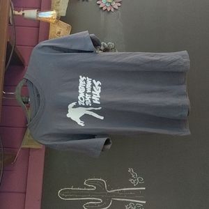 Zombies just want Hugs Men's T-shirt